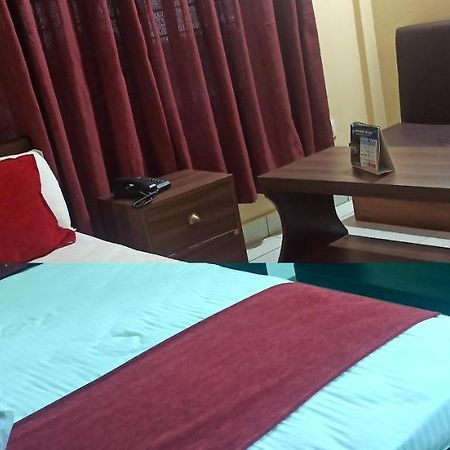 Hotel Royal Chautari, ブトワル エクステリア 写真